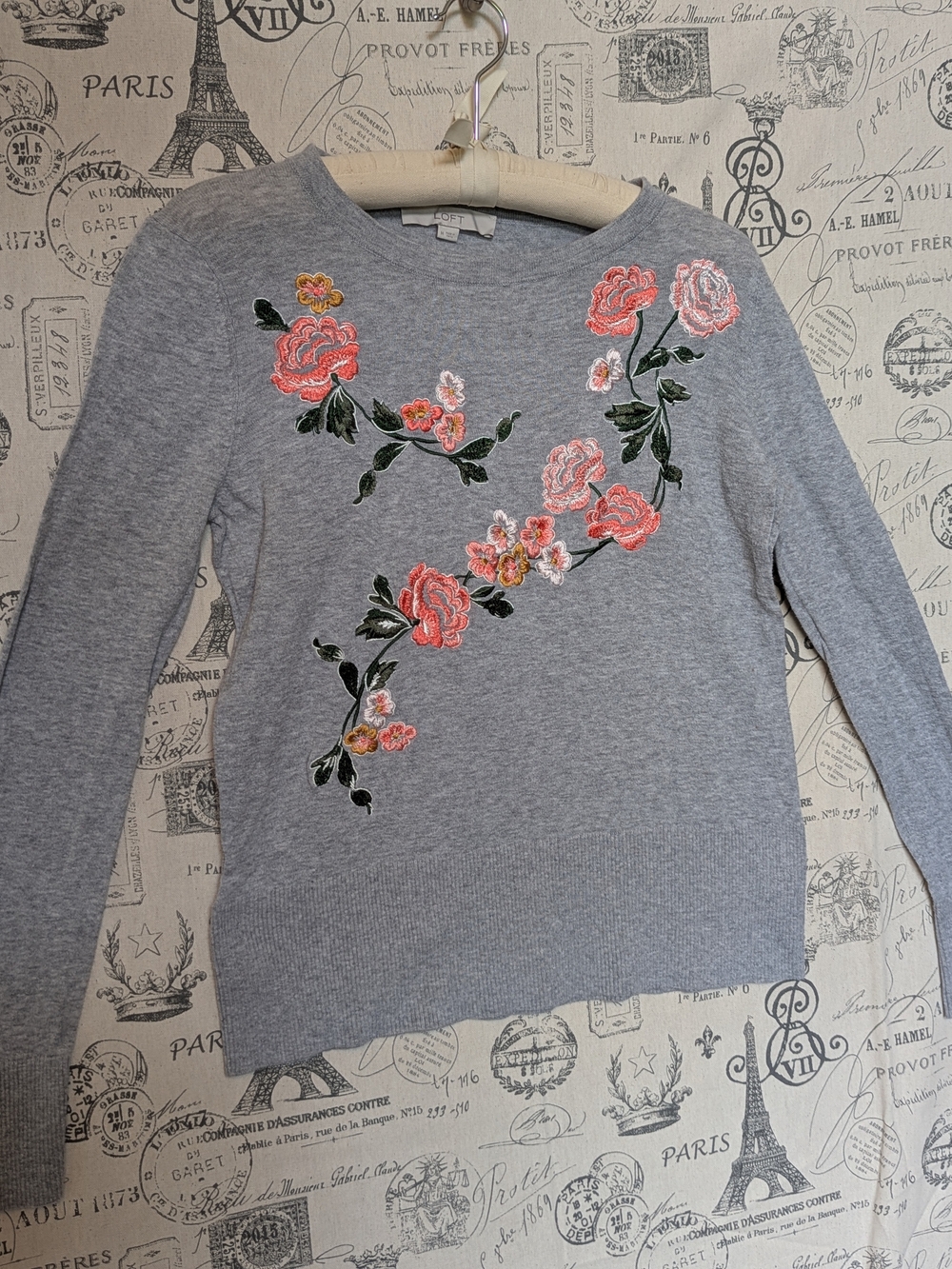 LOFT Gray Crewneck Sweater with Pink/Coral Floral Embroidery Size Medium